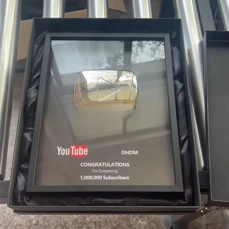 Logo YouTube i Bilibili, przyc – Board Game Logo recenzja i cena